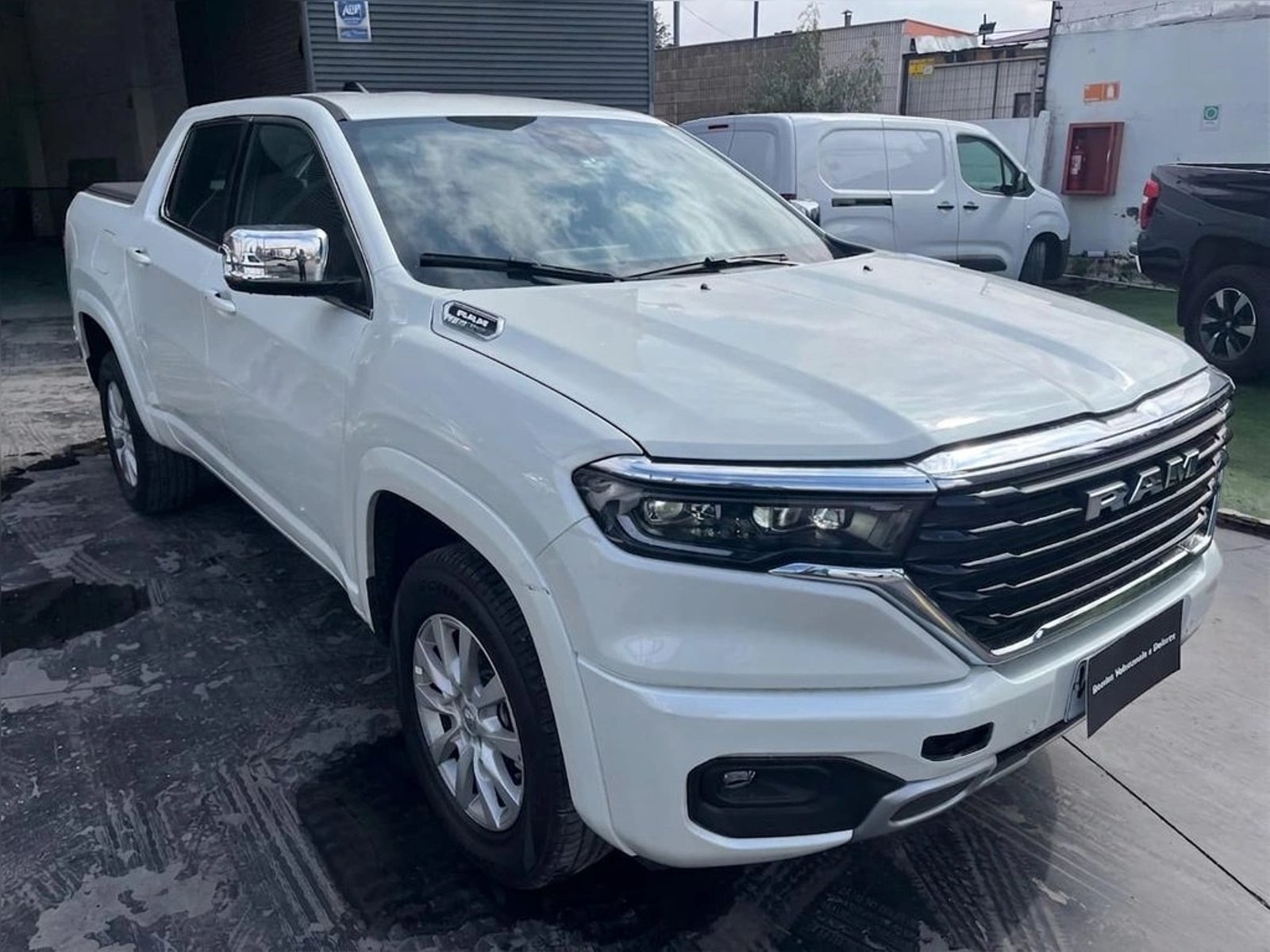 RAM RAMPAGE BIG HORN 2.2L TD 2026 - Foto 3 de 15