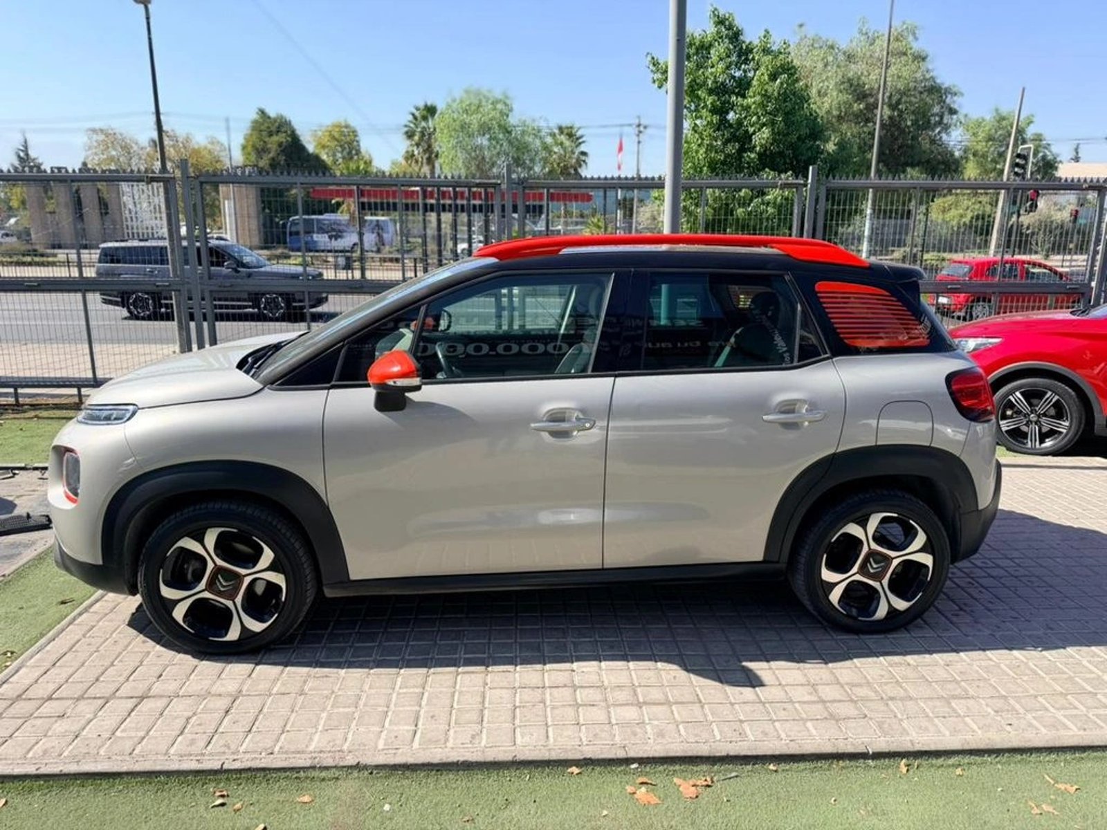 Citroën C3 AIRCROSS 1.2 PURETECH SHINE 4X2 110 S&S 6AT 5P 2018 - Foto 3 de 11