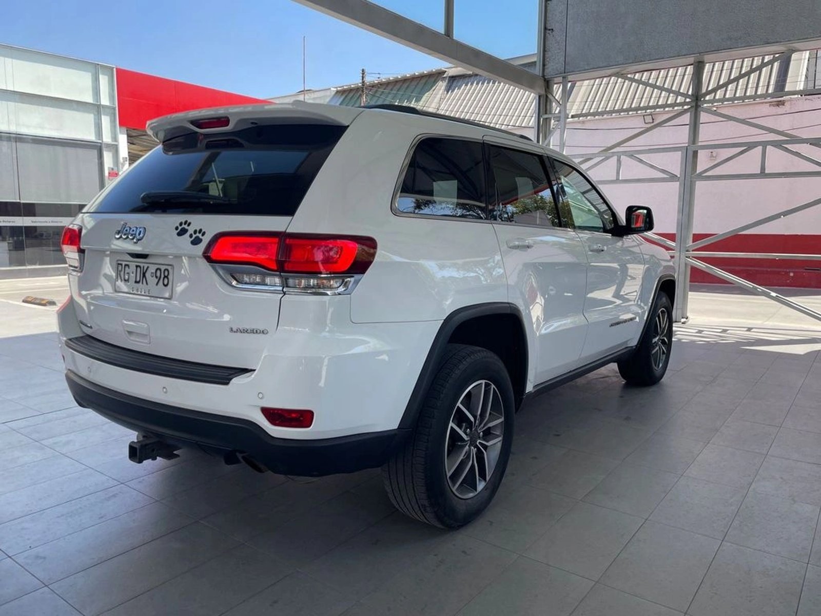 Jeep GRAND CHEROKEE Laredo Sport 2022 - Foto 4 de 16