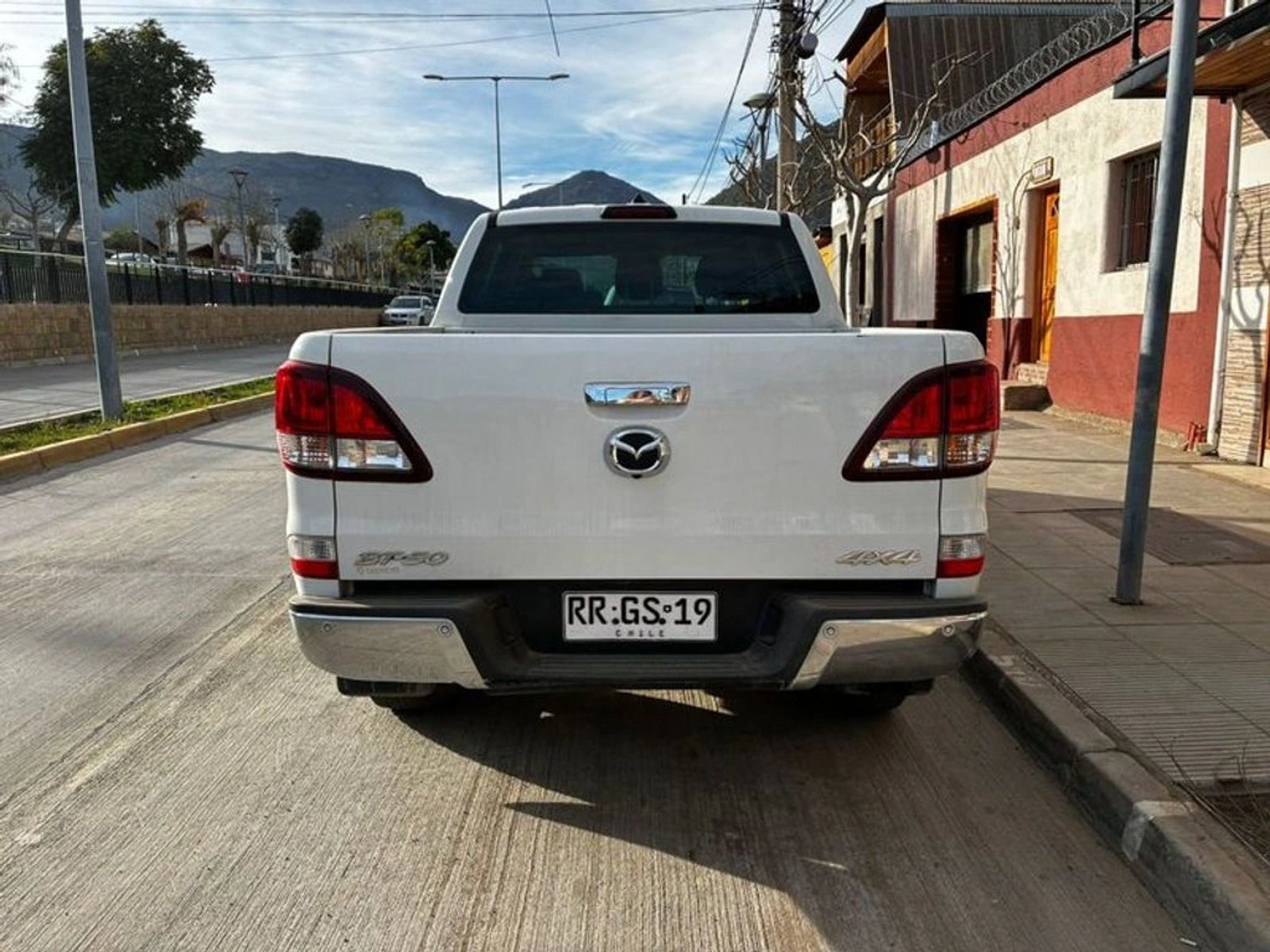 Mazda BT-50 DCAB SDX 4X4 3.2 AUT 2022 - Foto 3 de 5