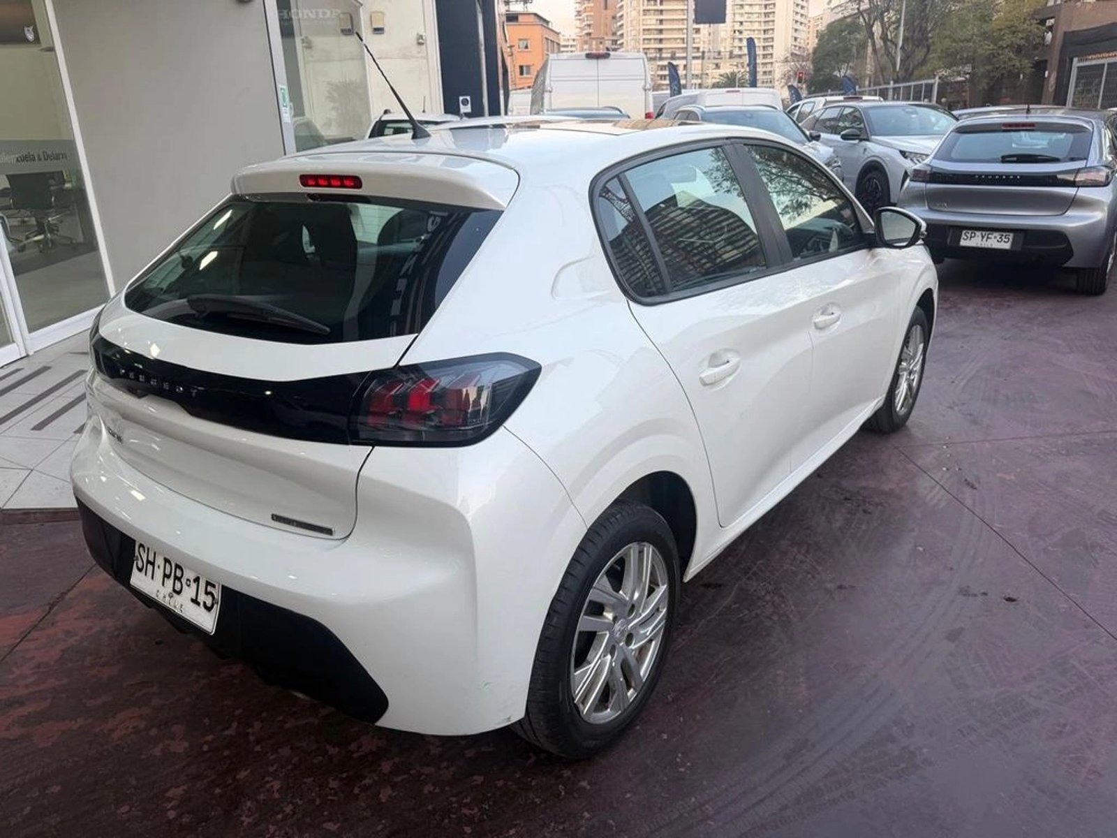 Peugeot 208 Style Puretech 75 2023 - Imagen 4 de 14