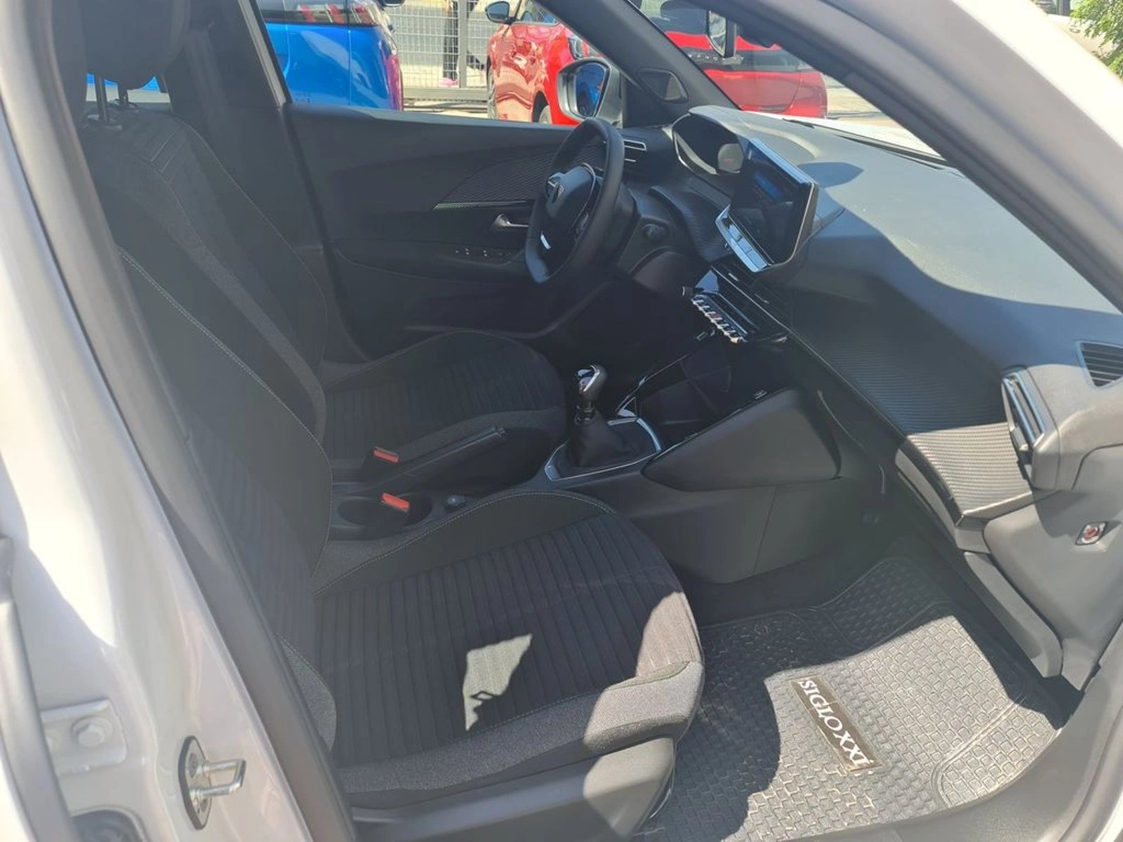 PEUGEOT 2008 MCA Active Puretech 130 2025 - Imagen 10 de 14
