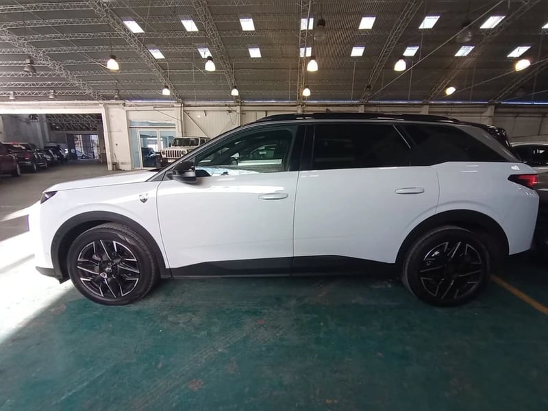 Peugeot 5008 GT MHEV 136 EDCT6 2025 - Imagen 6 de 12