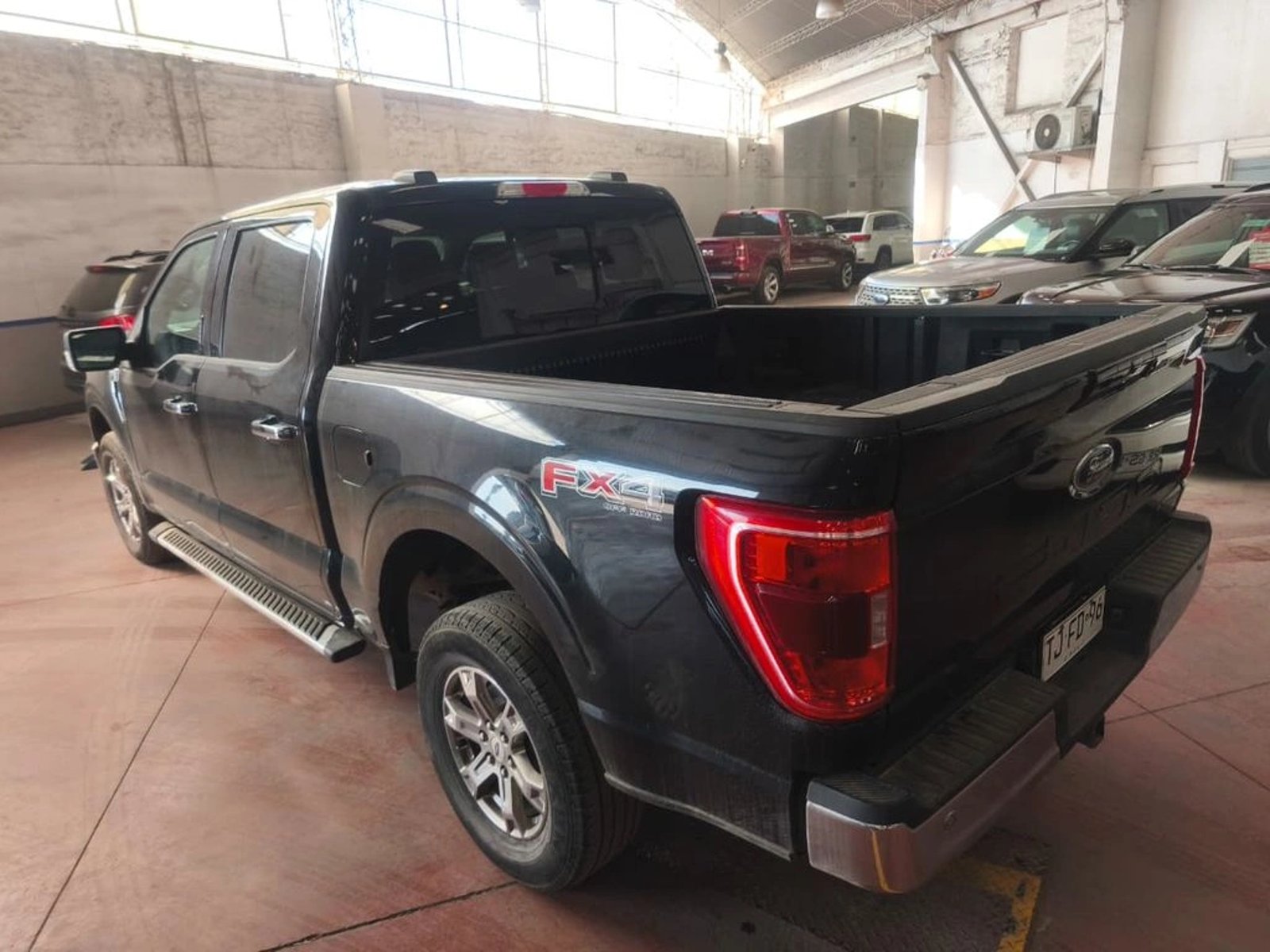 FORD F-150 XLT 4X4 5.0 AUT 2024 - Imagen 4 de 17