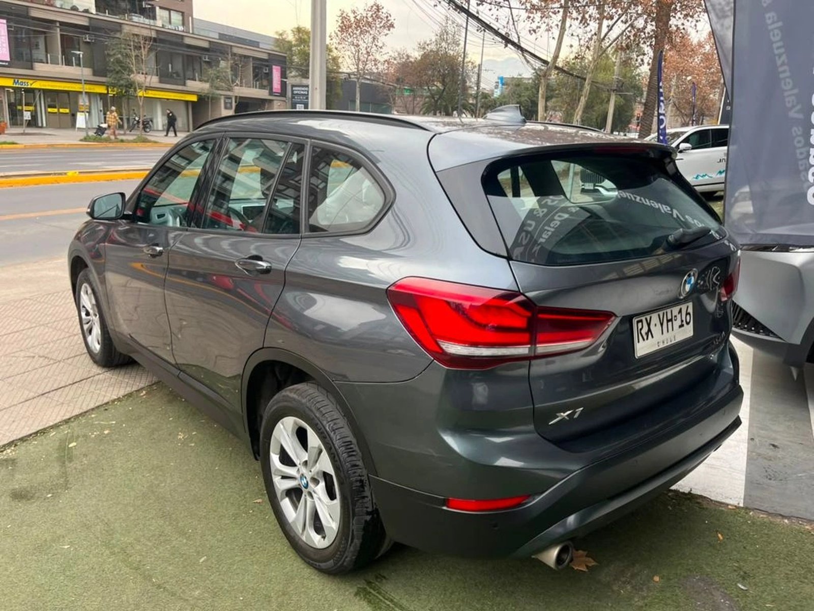 BMW X1 SDRIVE 20I URBAN  2.0 AUT 2022 - Foto 4 de 17