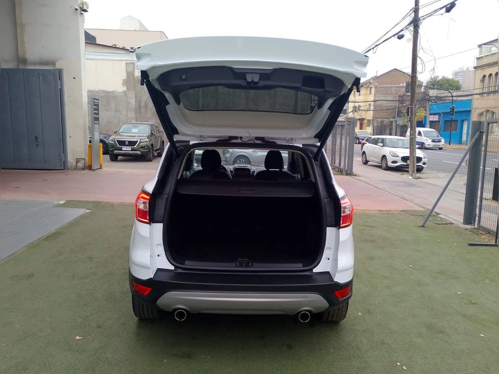 Ford ESCAPE Titanium Diésel AT AWD 2020 - Imagen 7 de 18