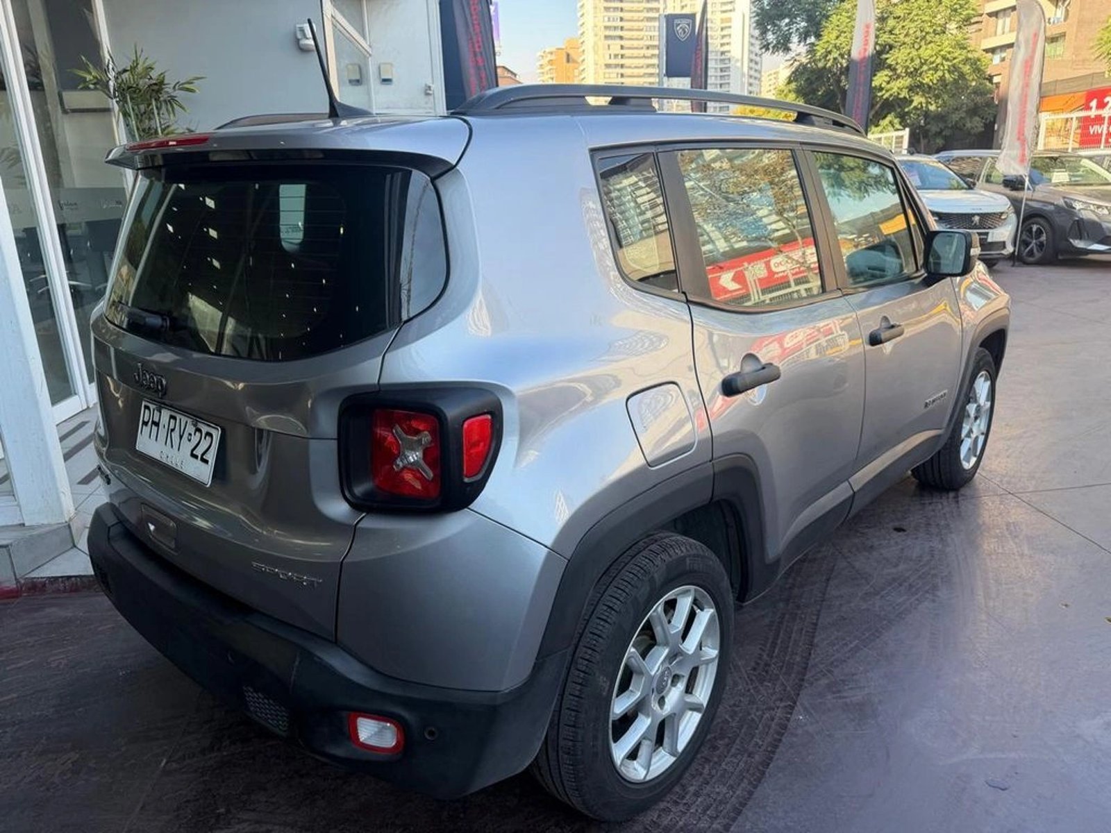 Jeep RENEGADE SPORT 1.8 2021 - Foto 4 de 11