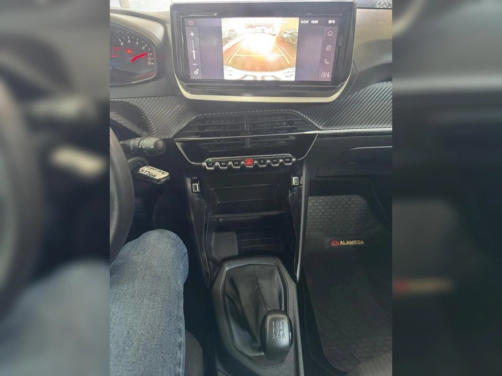 PEUGEOT 208 ALLURE 1.2  82HP 2023 - Imagen 13 de 19