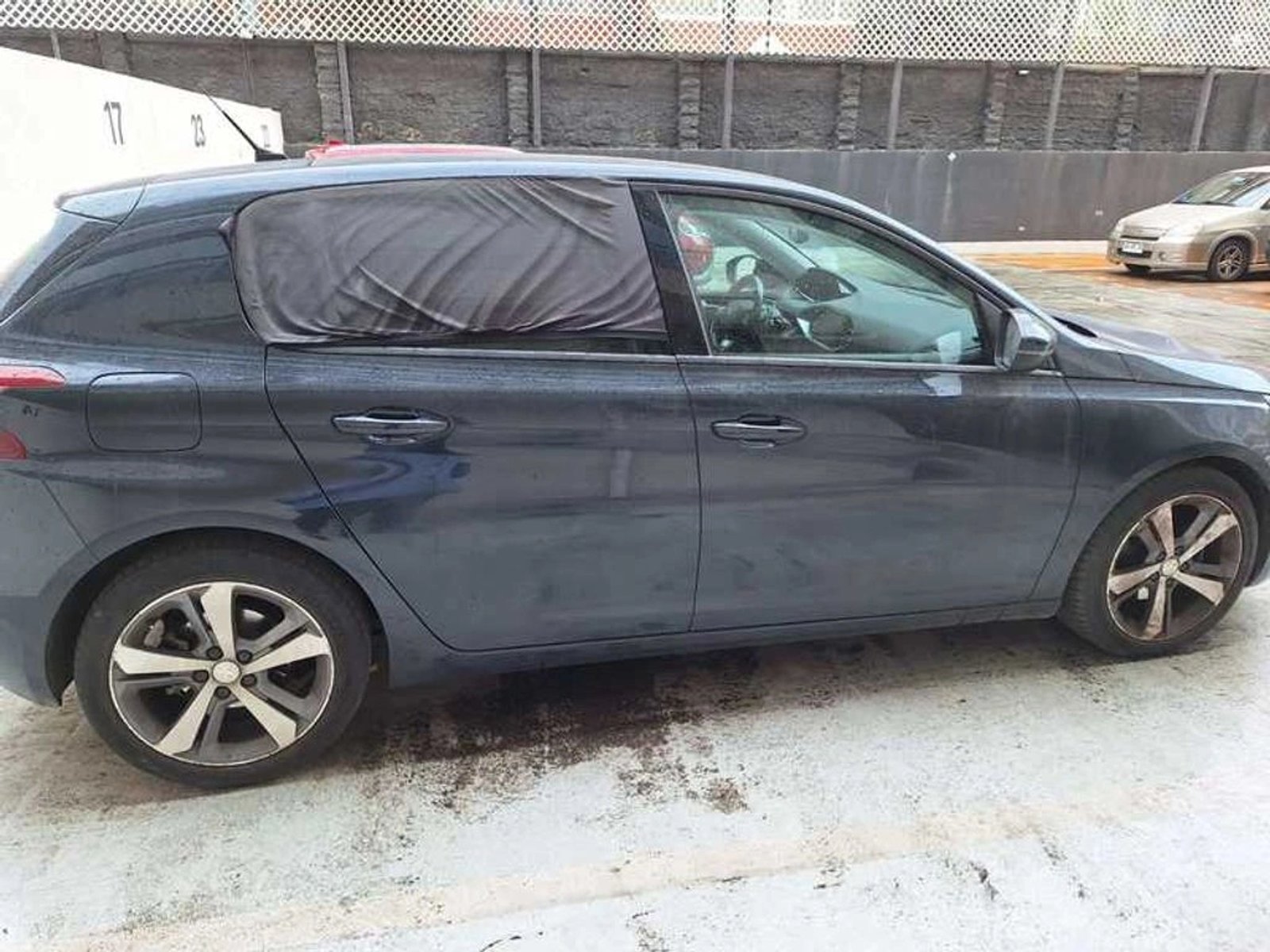 Peugeot 308 Allure Pack BlueHDi 130 EAT8 2019 - Foto 4 de 5