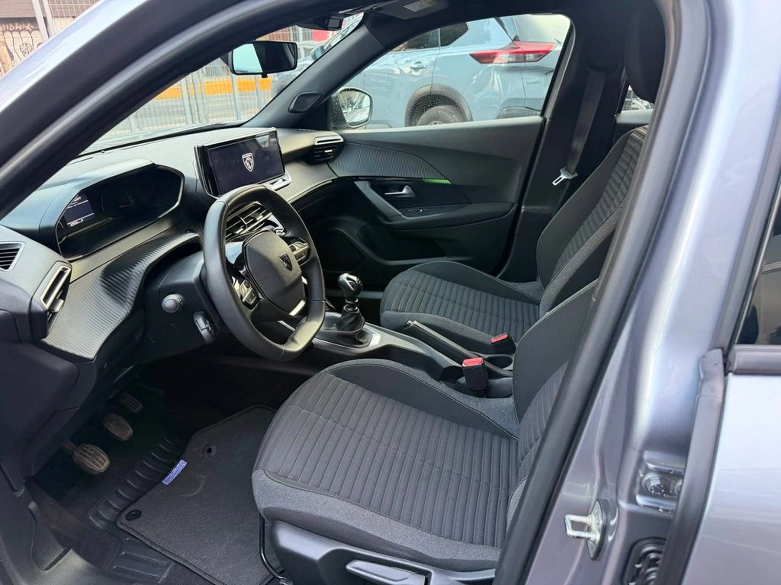 PEUGEOT 2008 Active Pack Puretech 130 2024 - Imagen 11 de 17