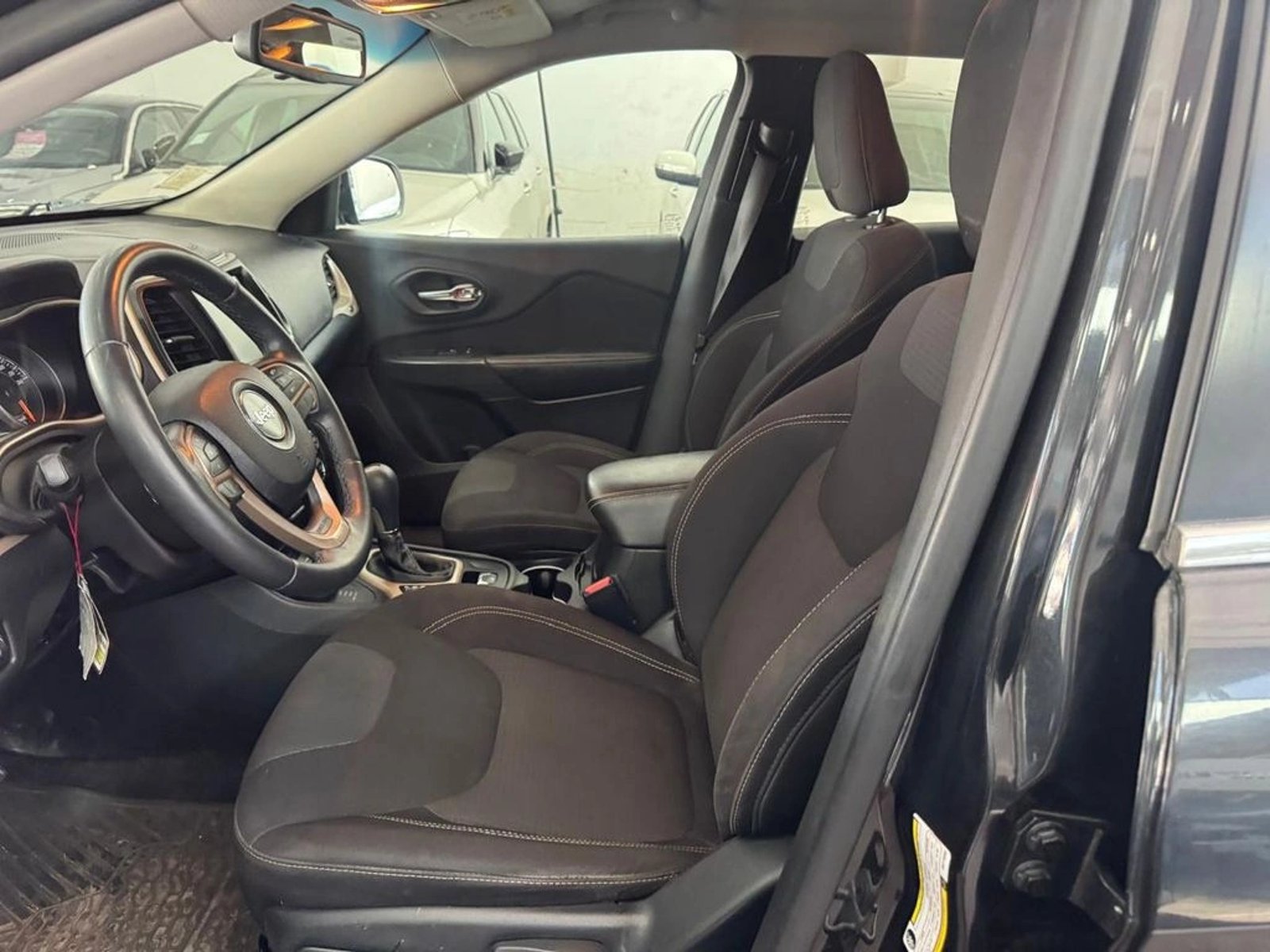 JEEP CHEROKEE LONGITUD 4X4 2.4 2017 - Imagen 9 de 17