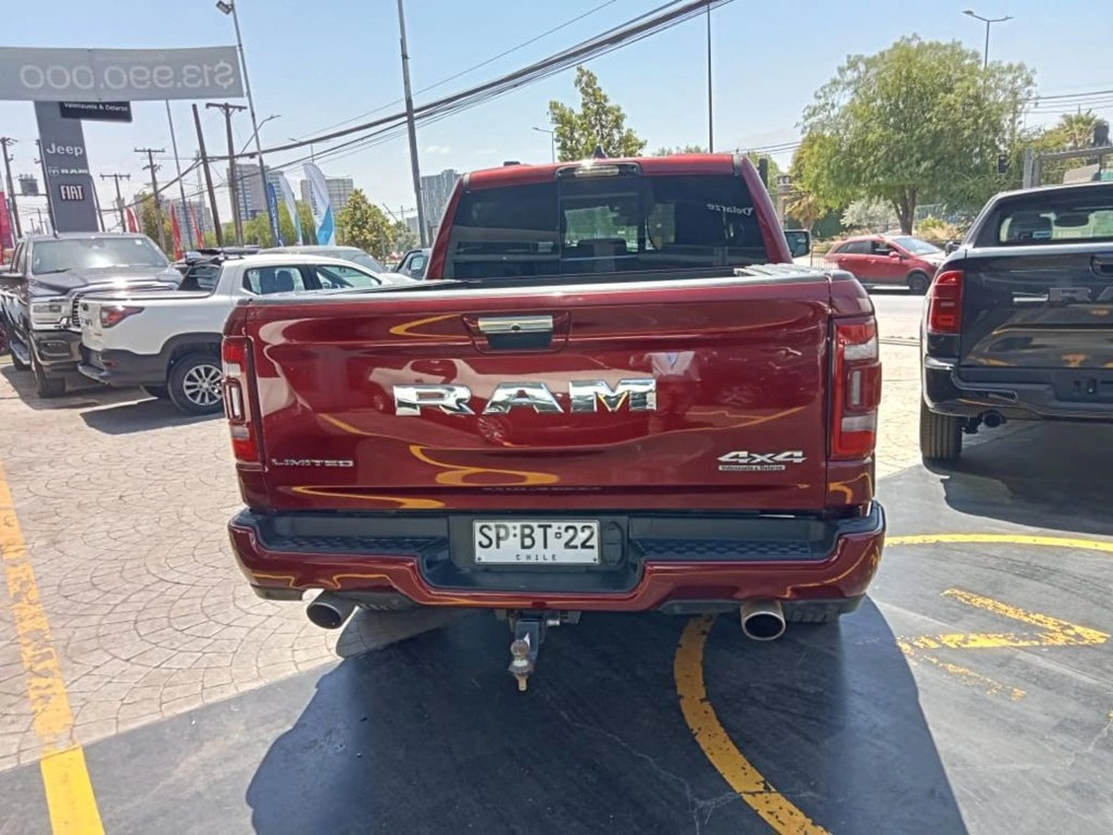 RAM 1500 LIMITED 5.7 AUT 2023 - Imagen 3 de 18