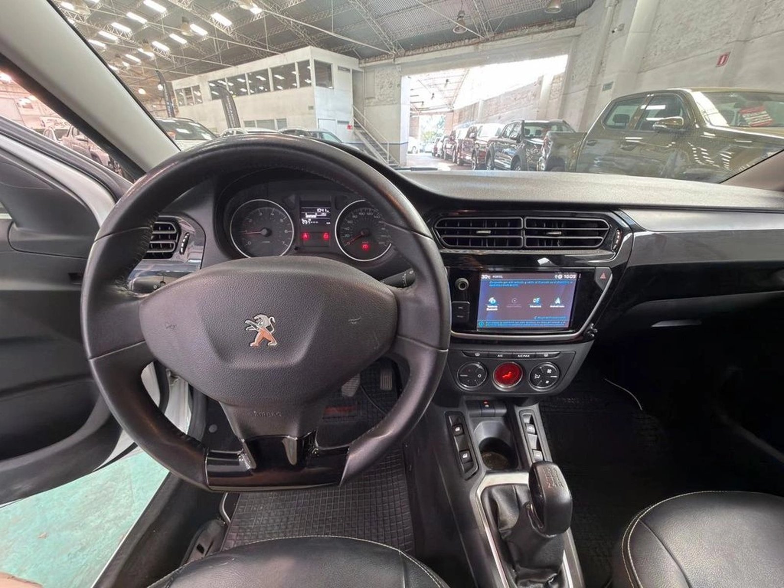 PEUGEOT 301 Allure II Hdi 92 2023 - Imagen 10 de 17
