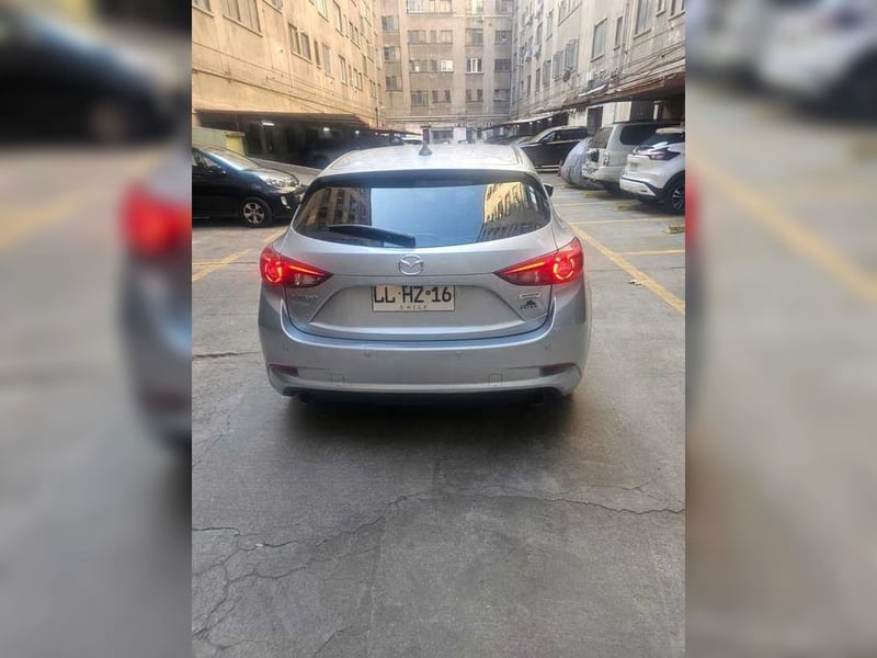 Mazda 323 SPORT V 2019 - Imagen 4 de 7