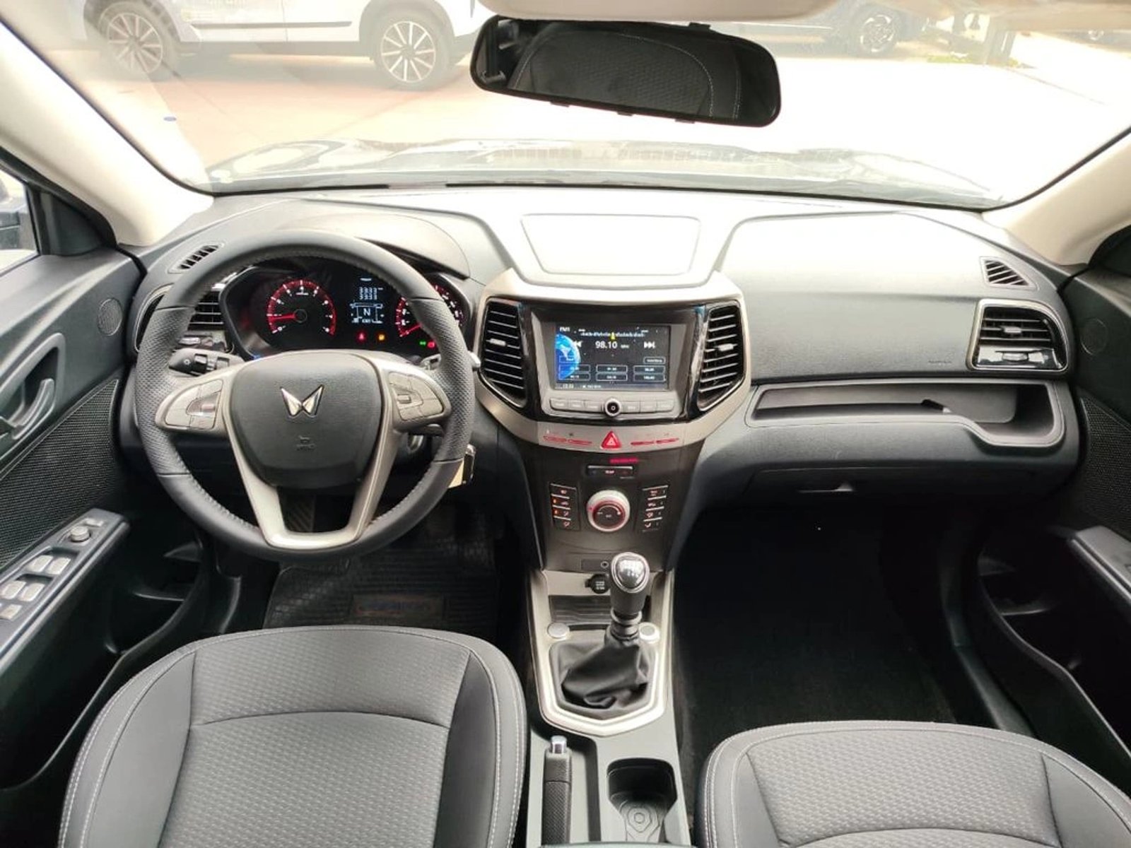 Mahindra XUV 300 1.2 2025 - Imagen 11 de 15