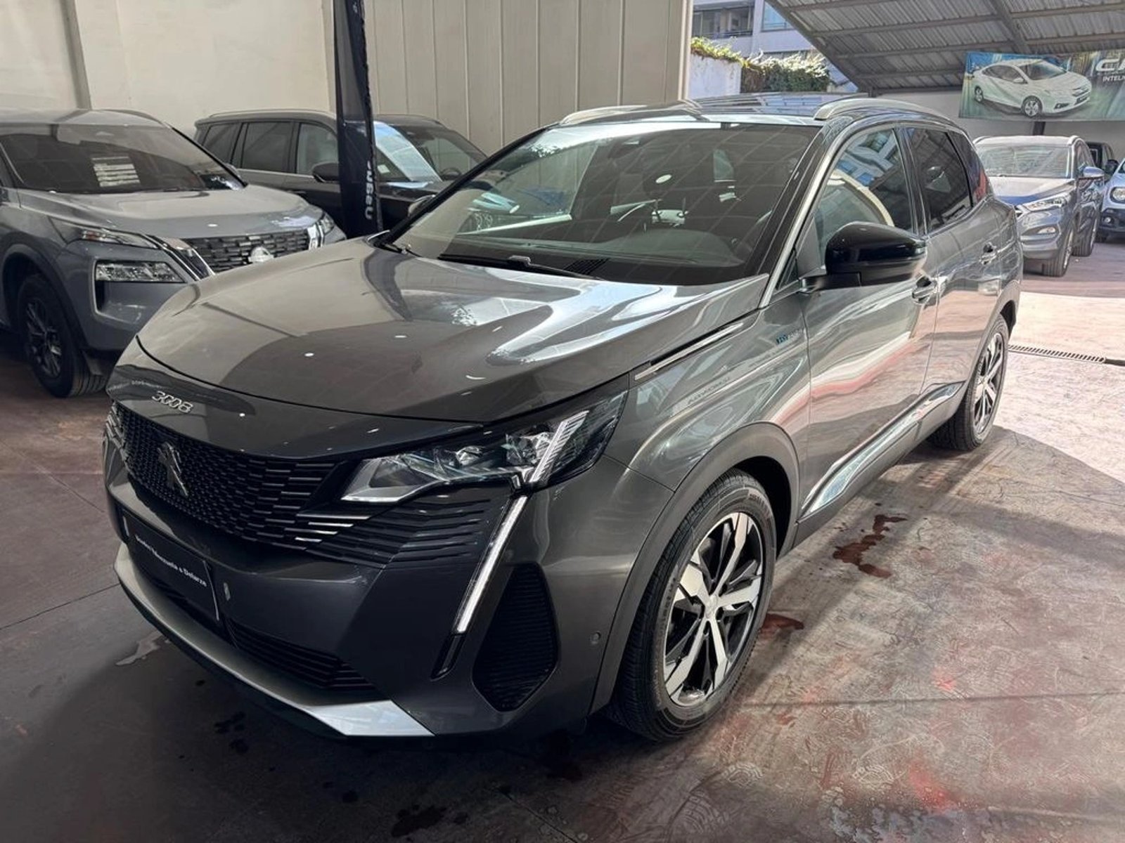 Peugeot 3008 GT HYBRID4 300 eEAT8 2025 - Foto 3 de 18