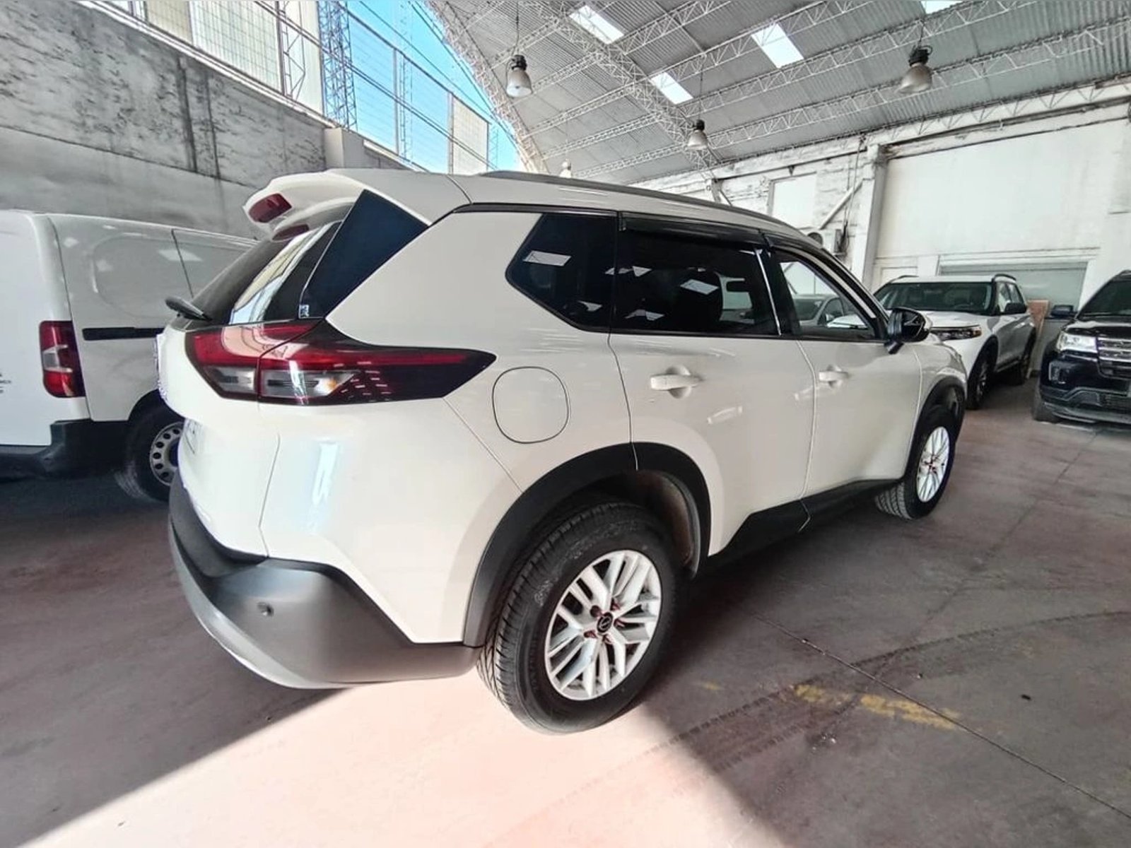 Nissan X-TRAIL 4X2 2.5 AUT 2023 - Foto 5 de 15
