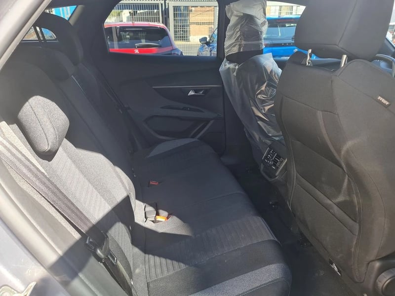 Peugeot 3008 Active Pack Puretech 130 2025 - Imagen 14 de 14