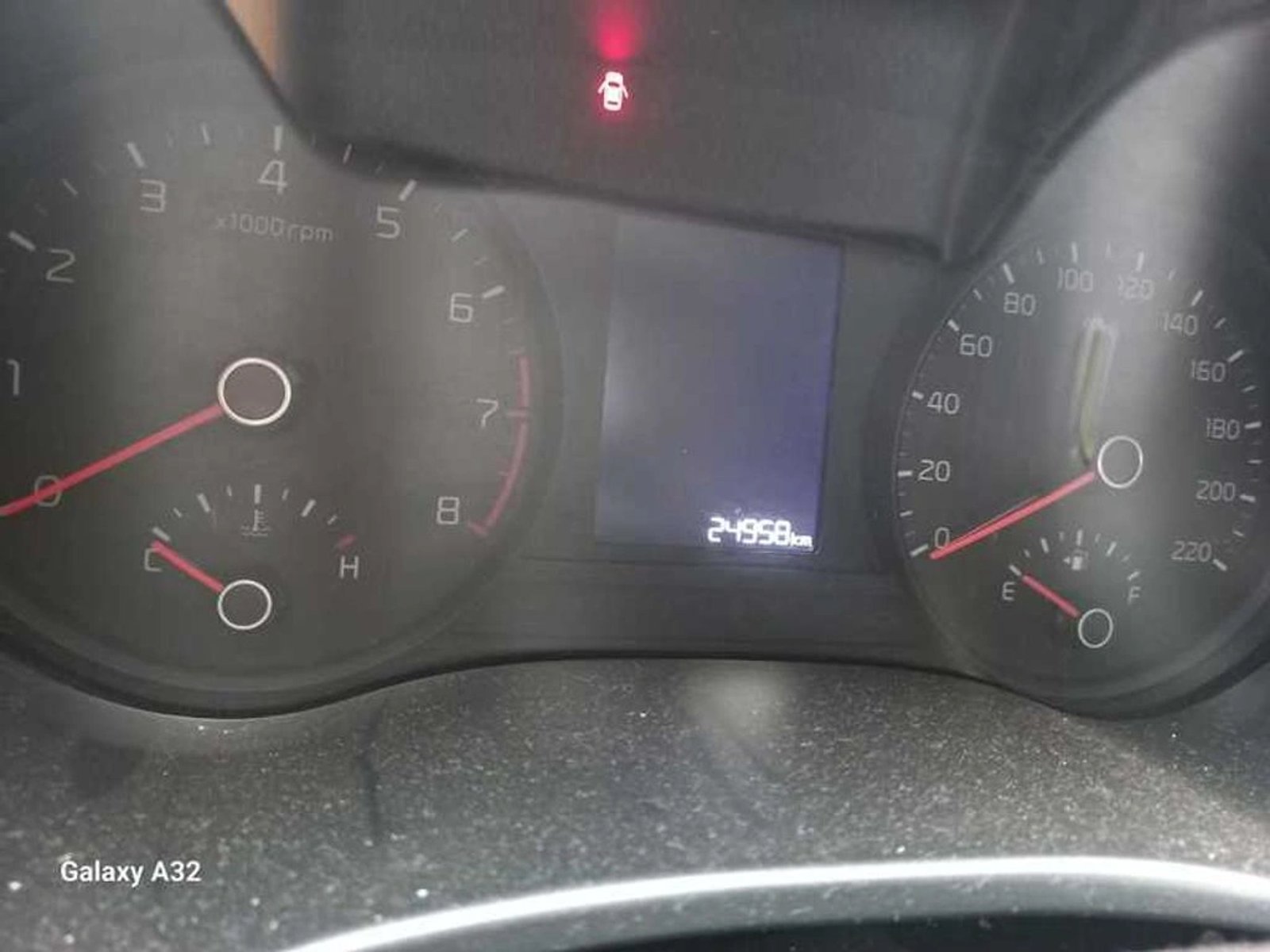 Kia RIO 4 6MT 1.4 2022 - Foto 5 de 5
