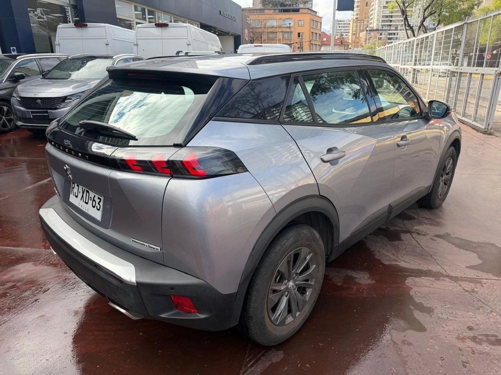 Peugeot 2008 2008 PURETECH 130 EAT8 1.2 AUT 2022 - Imagen 3 de 10