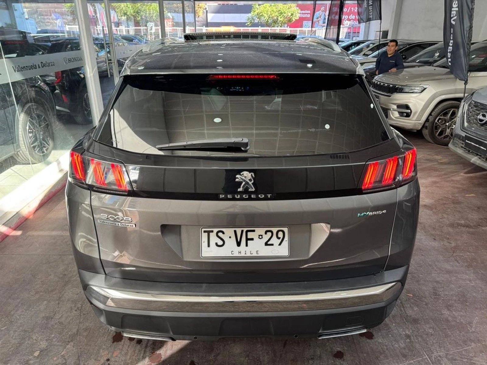 Peugeot 3008 GT HYBRID4 300 eEAT8 2025 - Foto 5 de 18