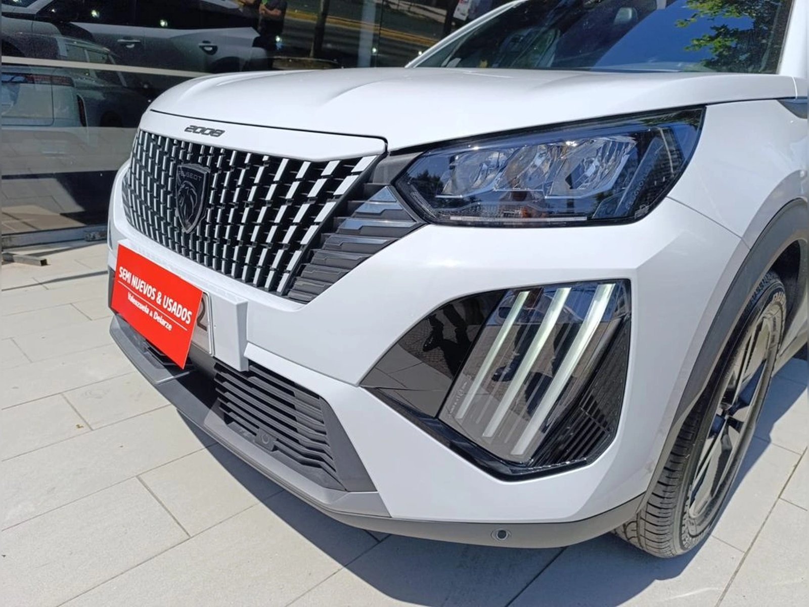 Peugeot 2008 MCA Allure Pack Puretech 130 2025 - Foto 3 de 20