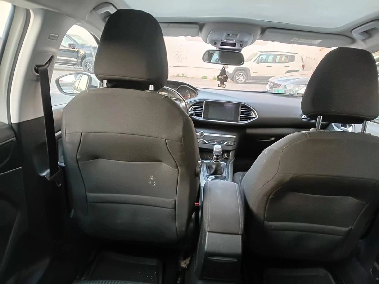 PEUGEOT 308 Allure pack 1.6 BlueHDi 120 HP 2018 - Imagen 18 de 20