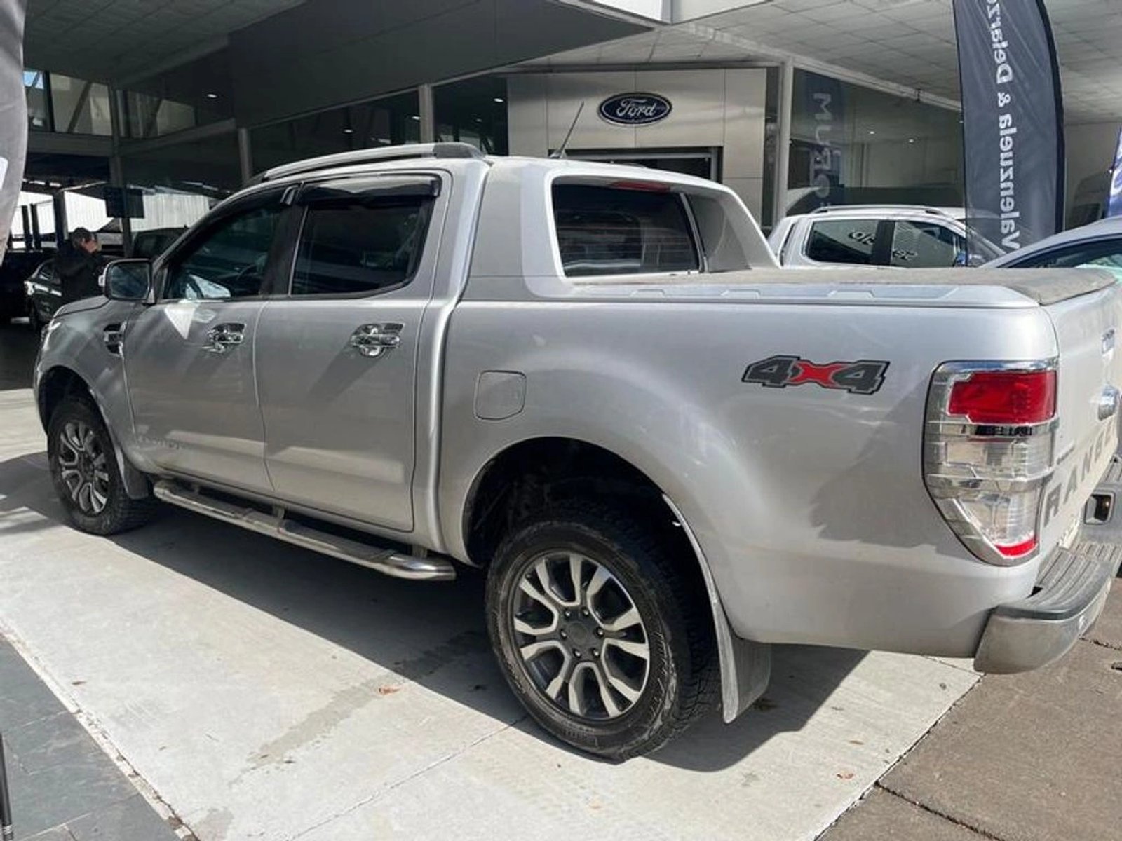 Ford RANGER LIMITED 4X4 3.2L AT 2023 - Foto 4 de 6