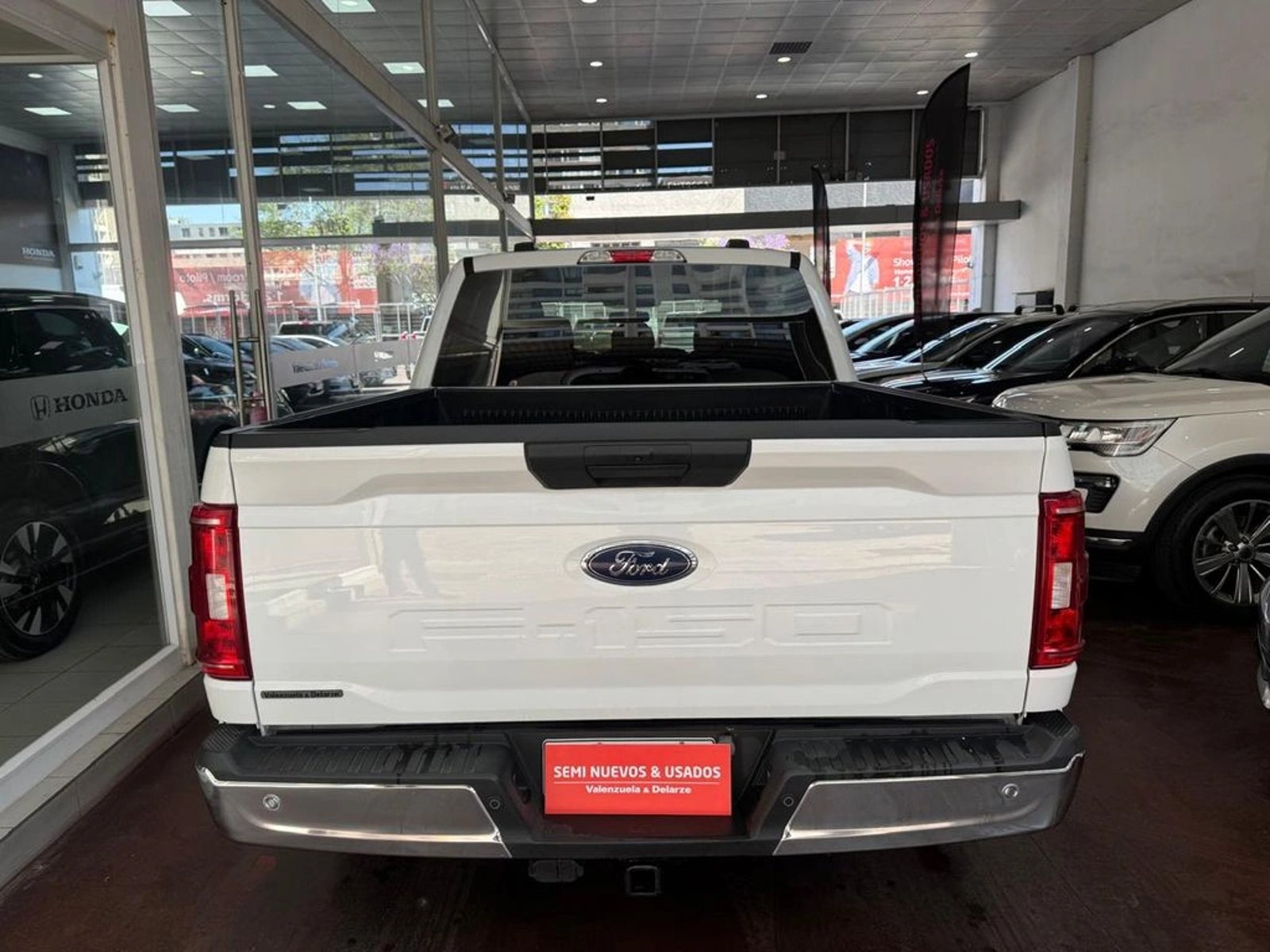 Ford F-150 XLT 3.3 AUT 4X2 2024 - Foto 5 de 13