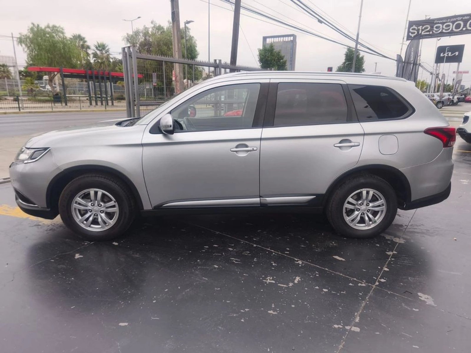 MITSUBISHI OUTLANDER GLX 2020 - Imagen 7 de 16