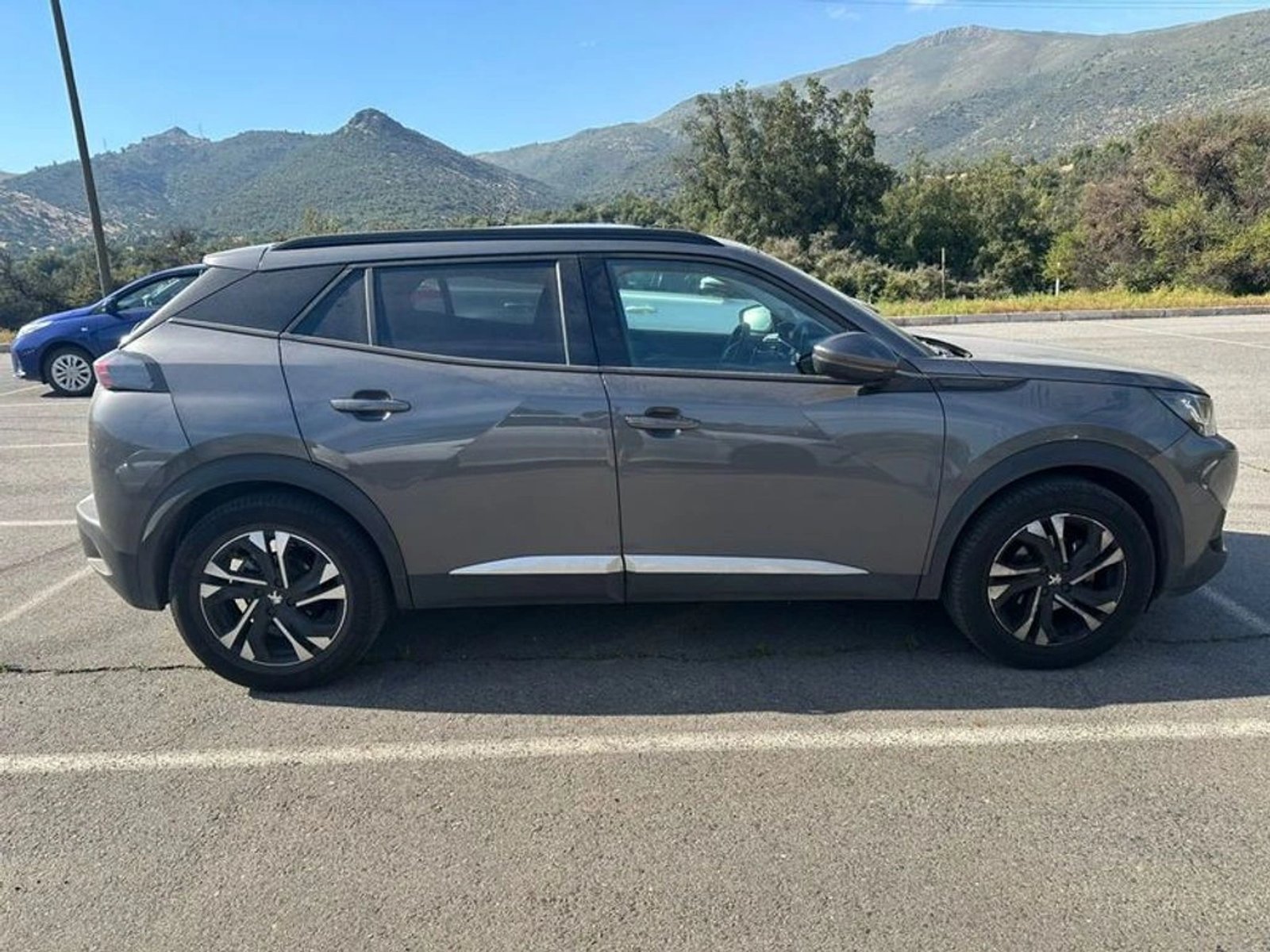 Peugeot 2008 PURETECH 130 1.2 2022 - Foto 3 de 4