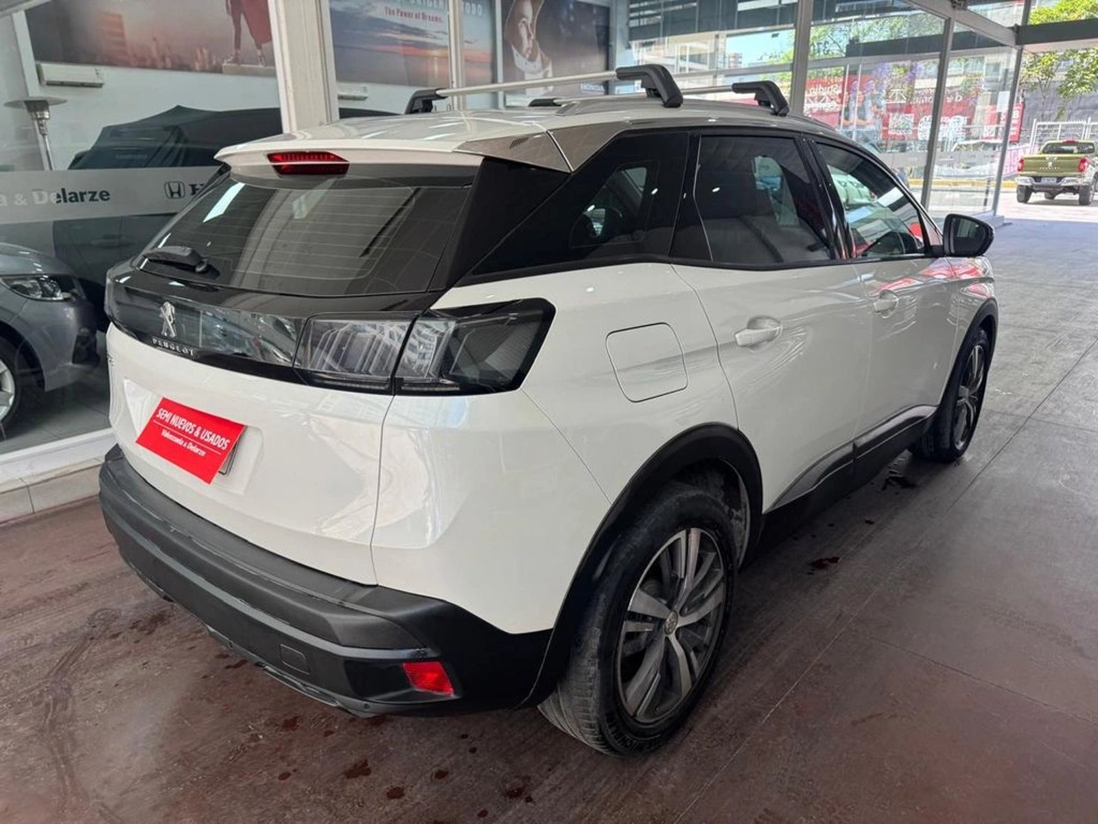 Peugeot 3008 Active Pack BlueHDI 130 MT6 2022 - Foto 4 de 11