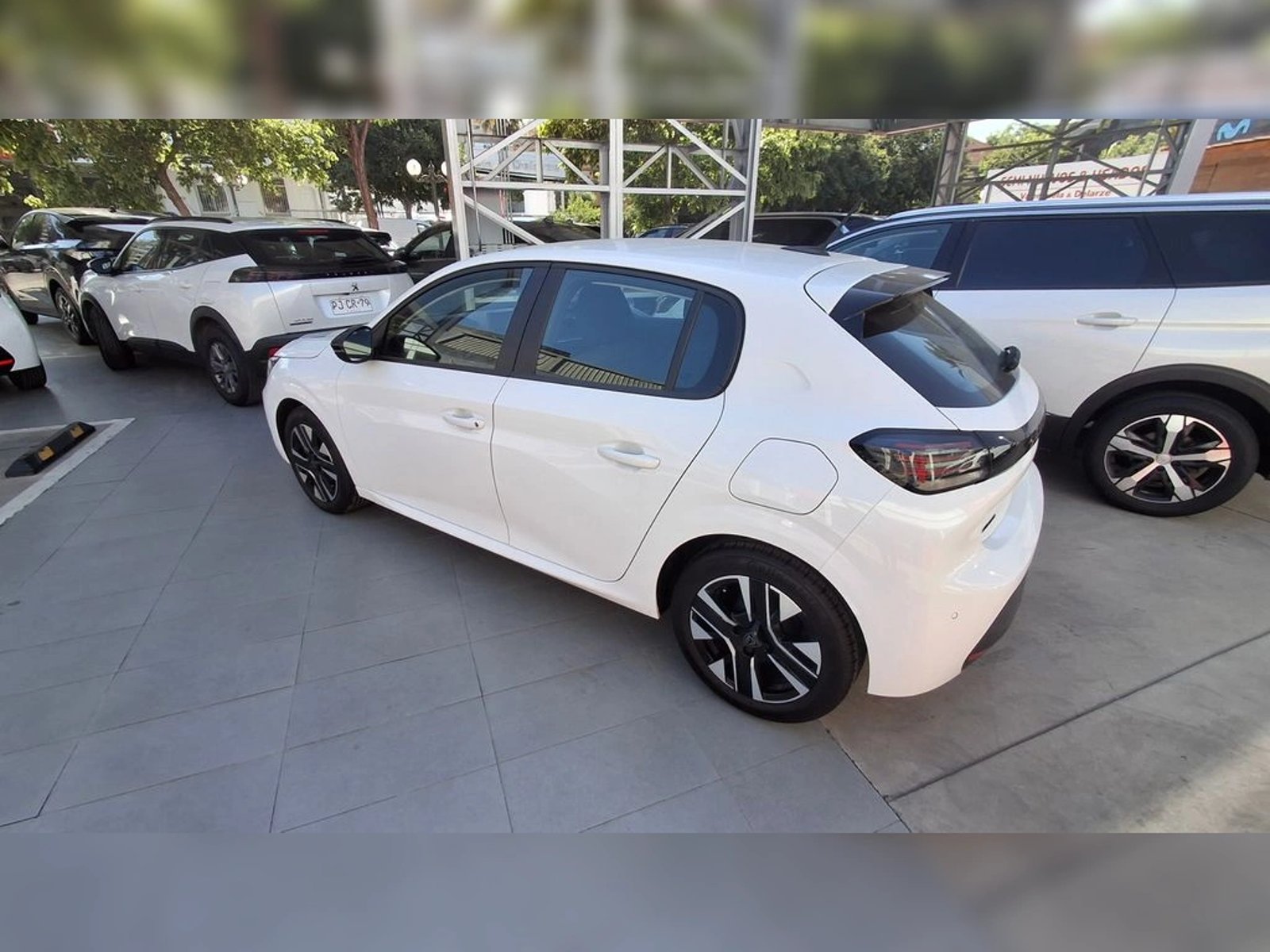 PEUGEOT 208 MCA ACTIVE PURETECH 100 2025 - Imagen 6 de 17