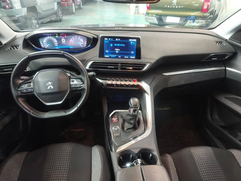 Peugeot 3008 PURETECH 1.2L 2022 - Imagen 9 de 14