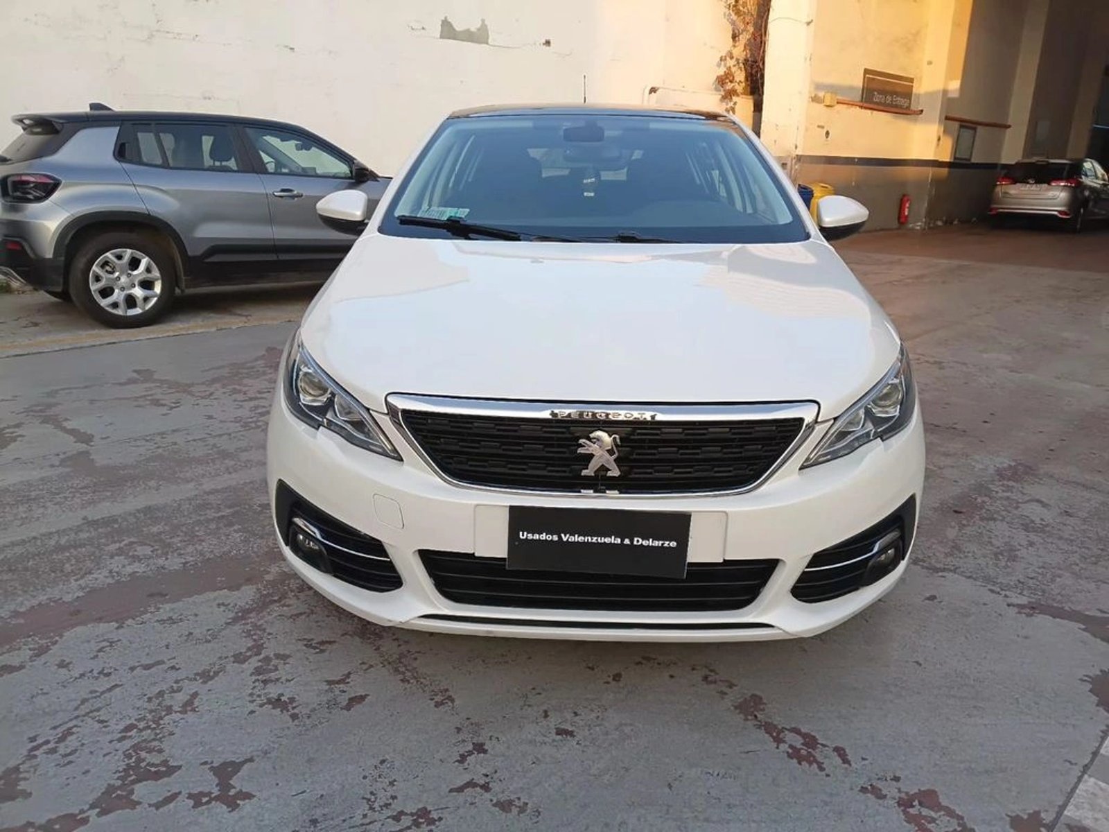 Peugeot 308 Allure pack 1.6 BlueHDi 120 HP 2018 - Foto 2 de 20
