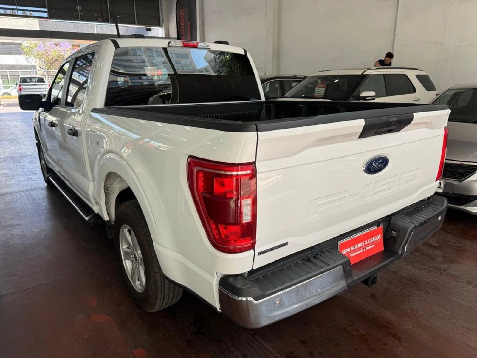 Ford F-150 XLT 3.3 AUT 4X2 2024 - Imagen 6 de 13