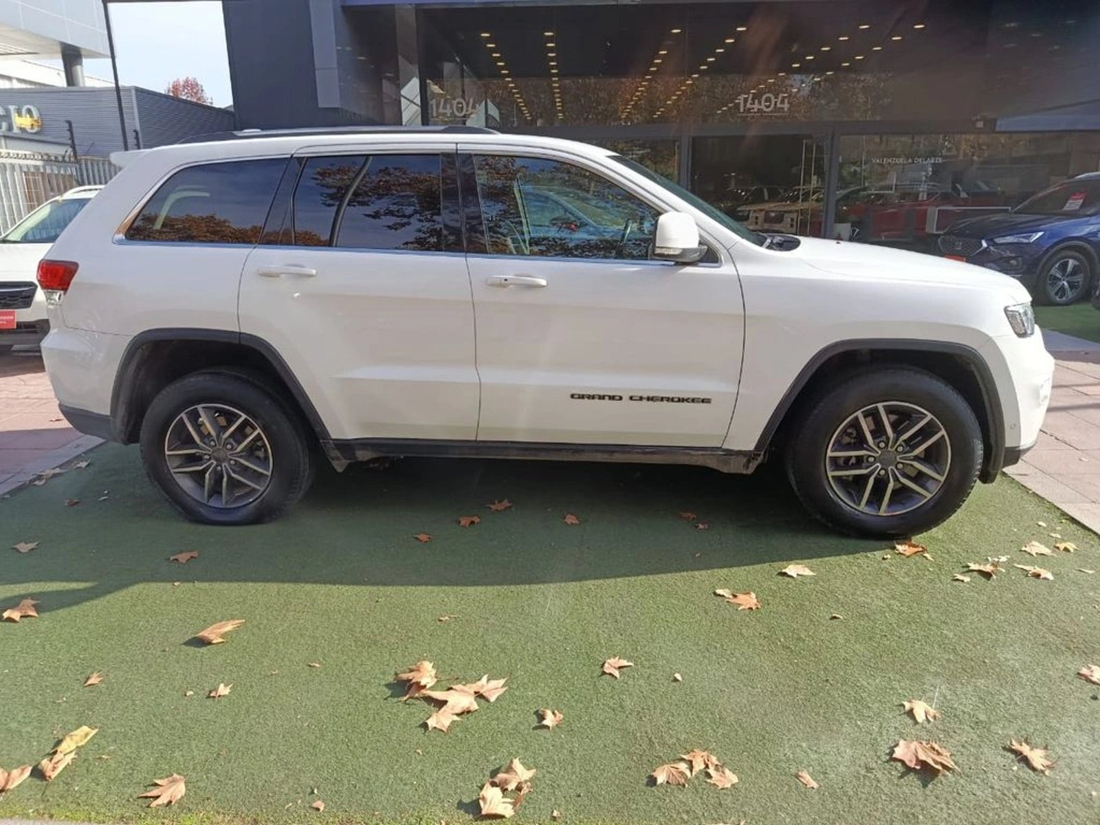 JEEP GRAND CHEROKEE Laredo 4X2 3.6L 2021 - Imagen 8 de 18