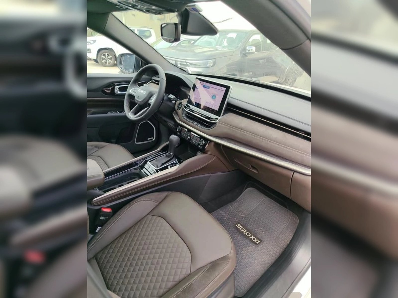 Jeep COMMANDER MCA OVERLAND 1.3T AT6 FWD 2026 - Imagen 11 de 16