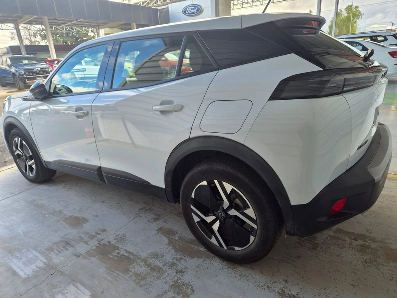 Peugeot 2008 MCA Style MHEV 136 eDCT6 2025 - Imagen 5 de 13