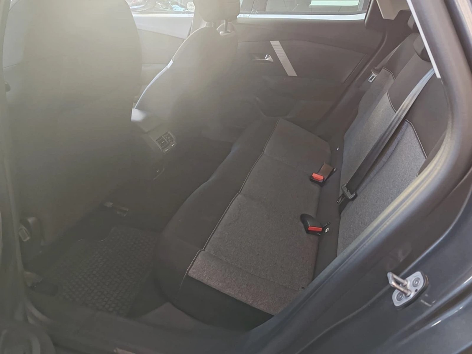 CITROEN C4 1.5 BlueHDI 130 s&s Eat8 Feel 2022 - Imagen 8 de 12