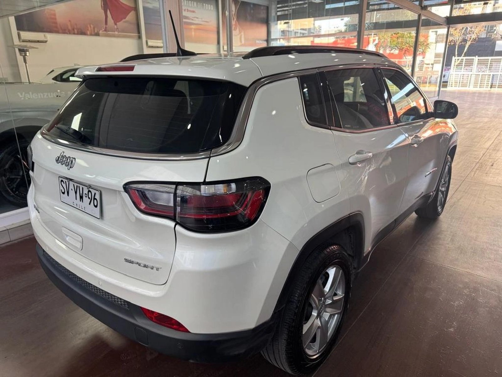 JEEP COMPASS SPORT 1.3 AUT 2023 - Imagen 4 de 16