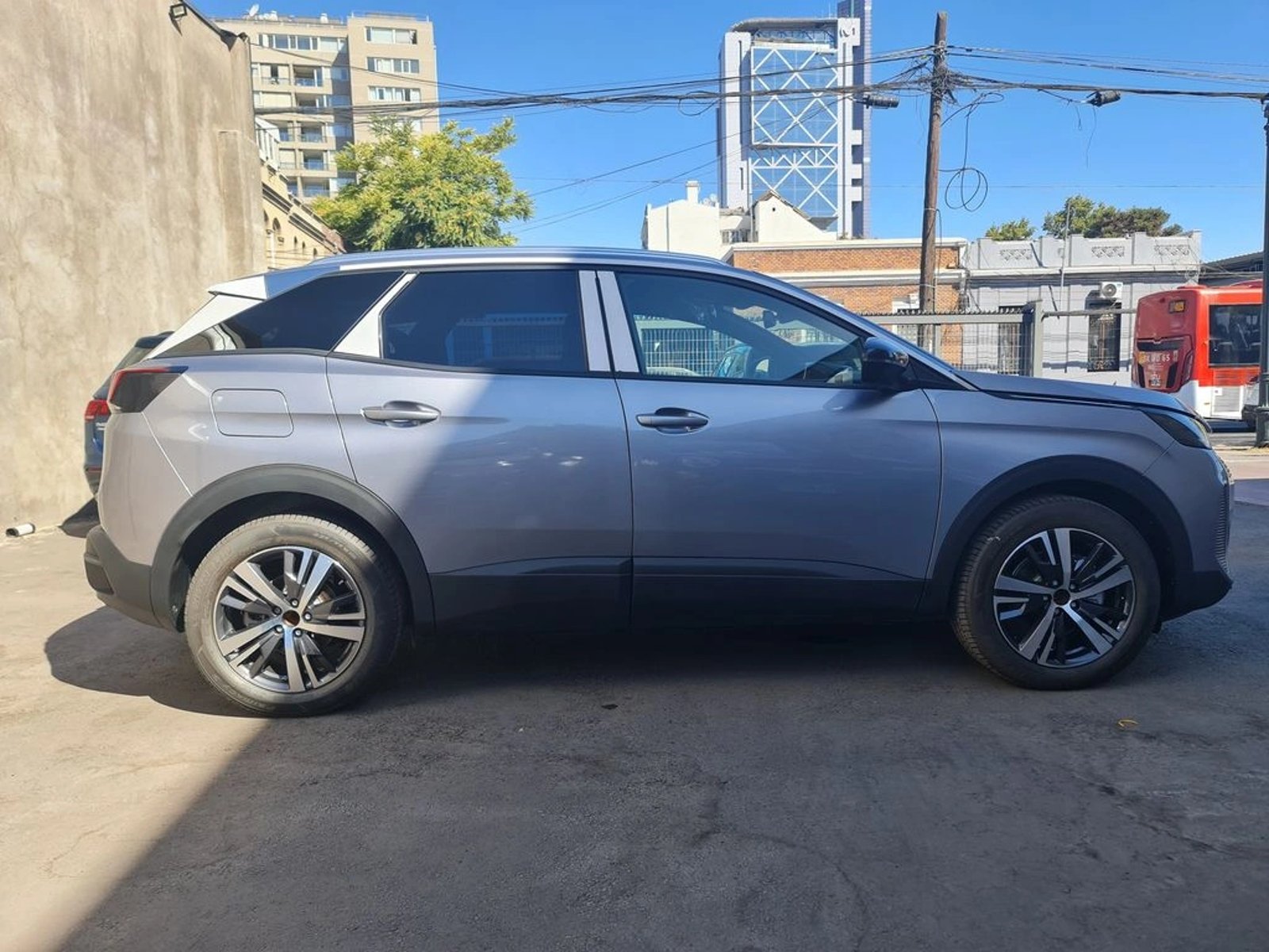 Peugeot 3008 Active Pack Puretech 130 2025 - Foto 4 de 14