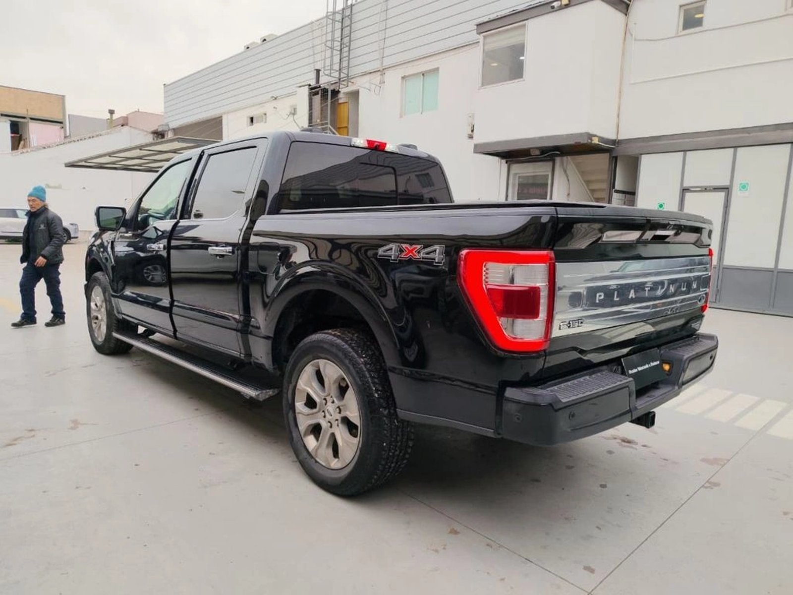 Ford F-150 Platinum 4WD AT 2023 - Imagen 7 de 17