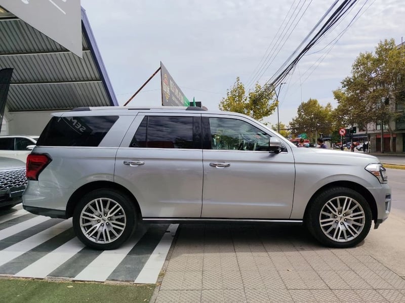 Ford EXPEDITION 3.5 LIMITED 4WD AT 5P 2023 - Imagen 8 de 20