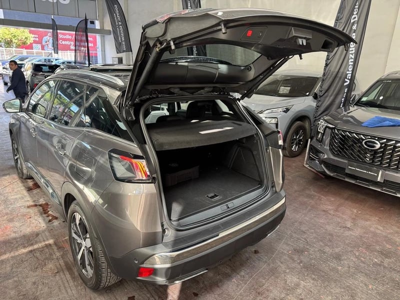 Peugeot 3008 GT HYBRID4 300 eEAT8 2025 - Imagen 17 de 18