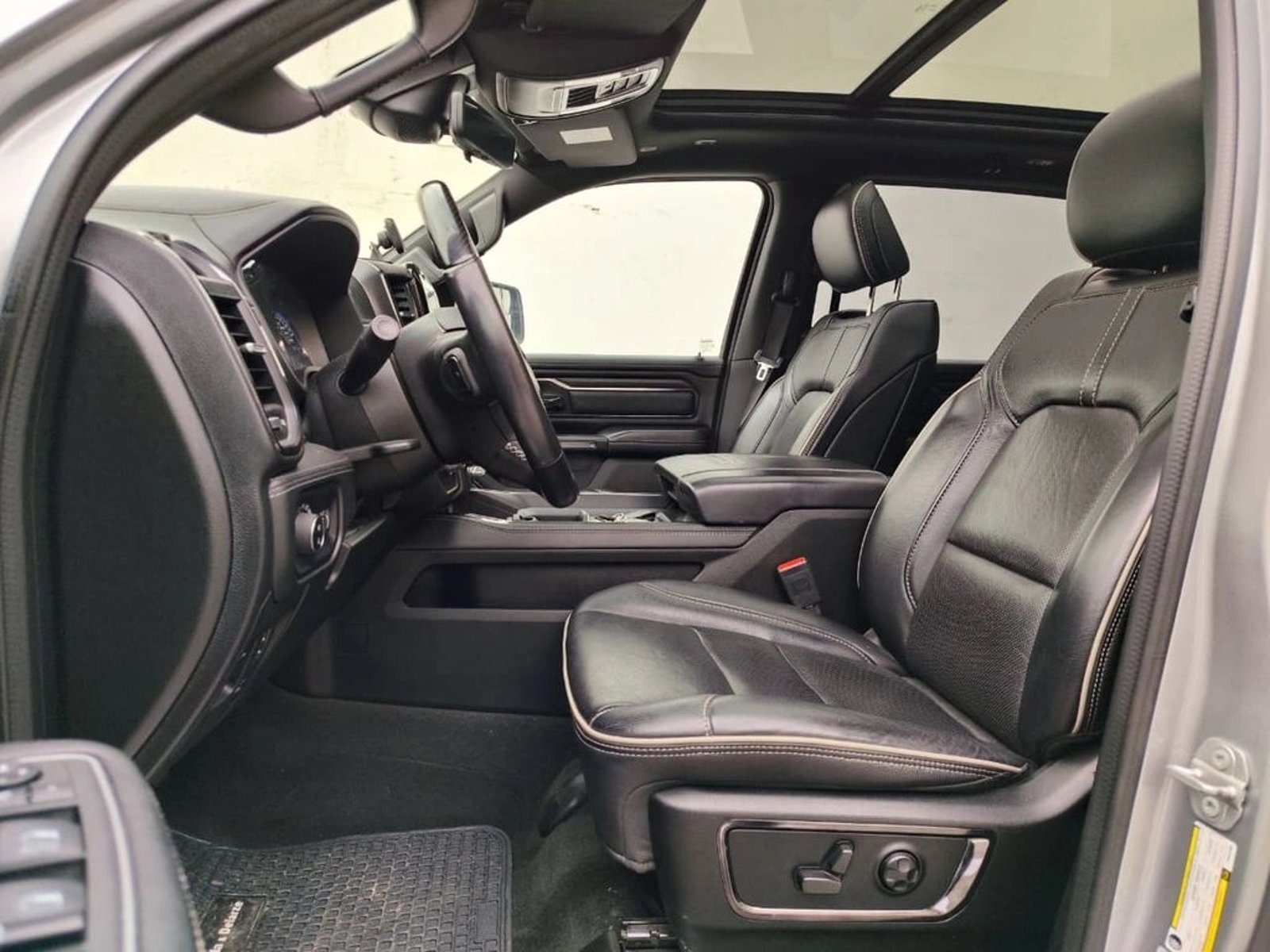 RAM 1500 LIMITED 5.7 AUT 2023 - Imagen 10 de 20