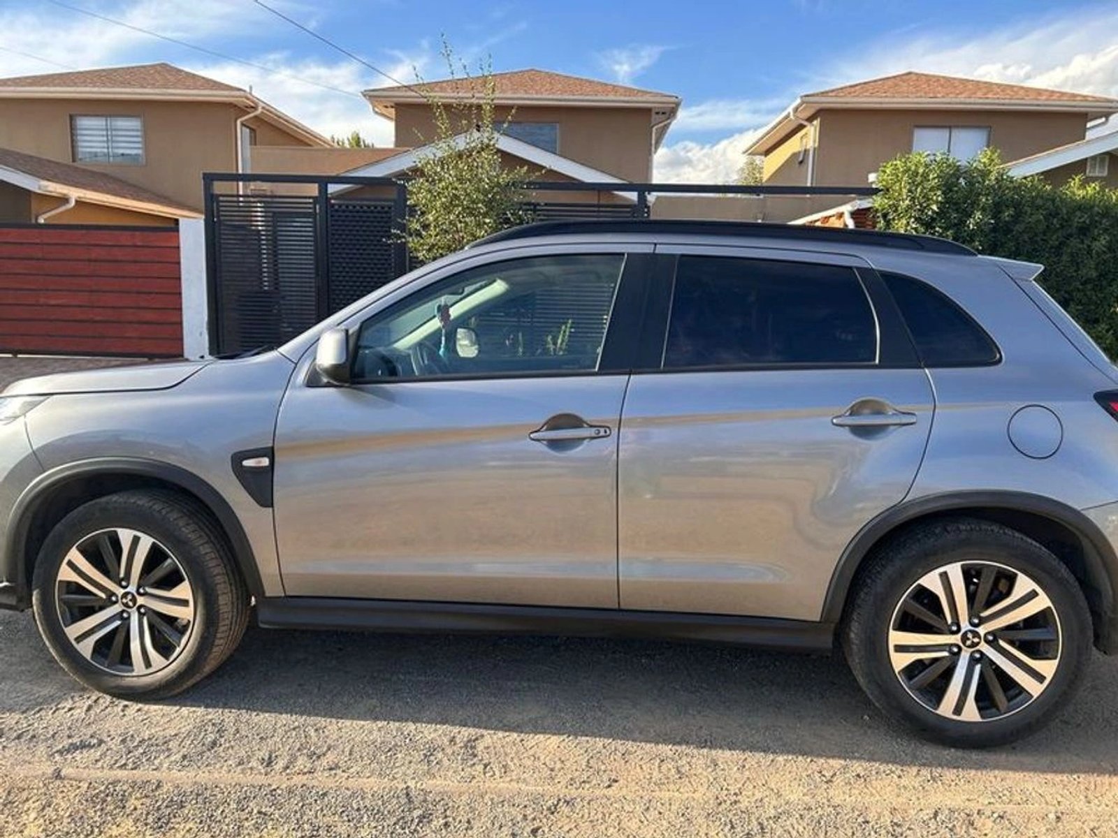 Mitsubishi ASX 4x2  MT GLS 2022 - Foto 2 de 4