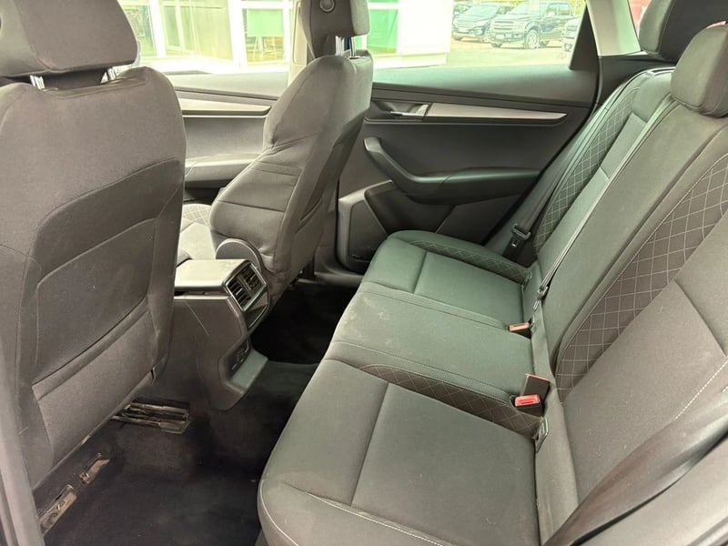 Skoda KAROQ Ambiente 2019 - Imagen 6 de 6