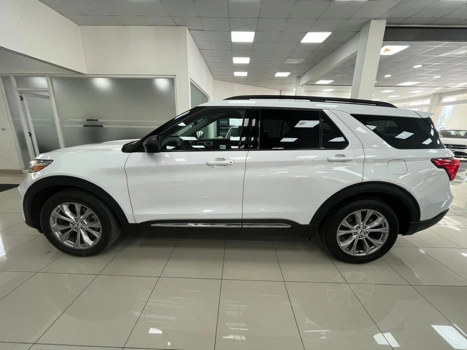 Ford EXPLORER 2.3 XLT ECOBOOST 4X2 AT 5P 2021 - Foto 3 de 9