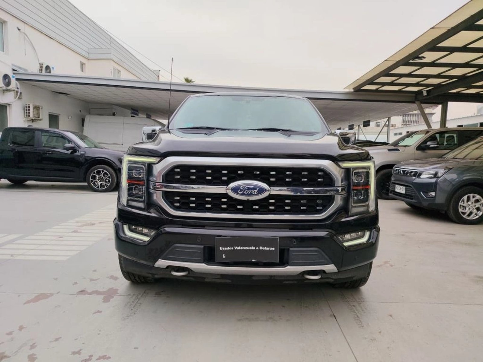 Ford F-150 Platinum 4WD AT 2023 - Foto 4 de 17